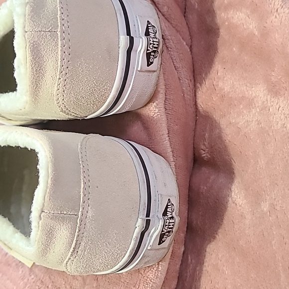 Vans Cream Slip-On Fleece Lined Sneakers Size 10 - Picture 2 of 7